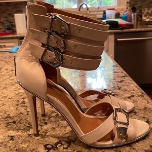 Schutz cream colored sandal